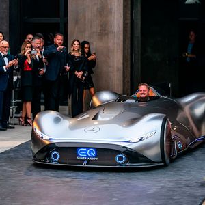 Mercedes zeigt die Studie Vision EQ Silver Arrow.(Bild:  Daimler)