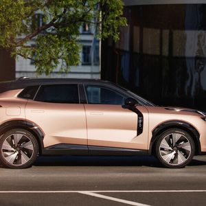 Die Preisliste startet bei  55.995 Euro.(Bild:  Lynk & Co)