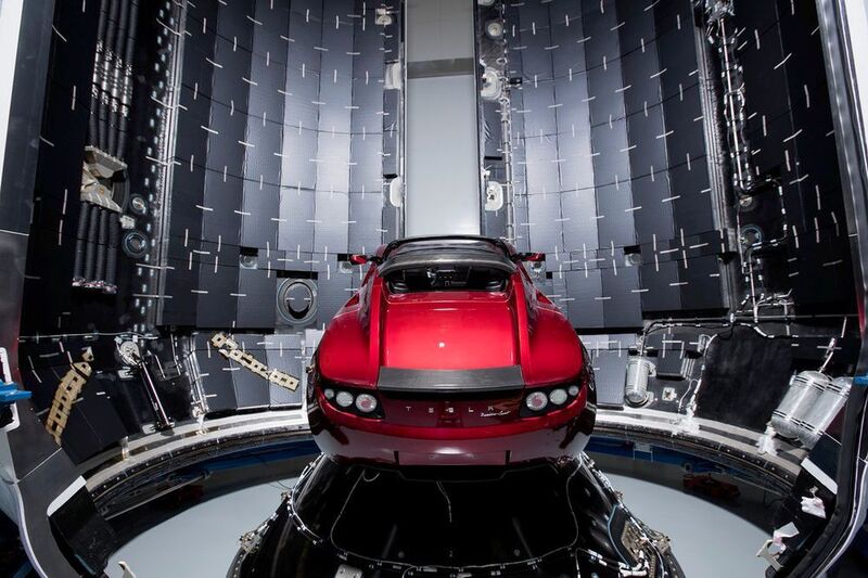 Bereit für die Reise zum Mars: der kirschrote Tesla Roadster des Space-X- und Tesla-Chefs Elon Musk. (Elon Musk)