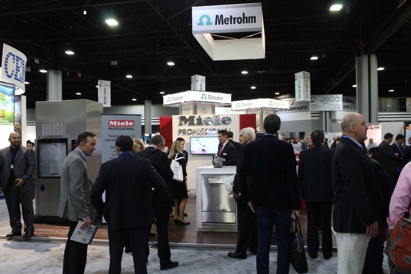 Auch europäische Unternehmen wie Miele oder Metrohm waren auf der Pittcon als Austeller präsent. (Bild: Platthaus/LABORPRAXIS)