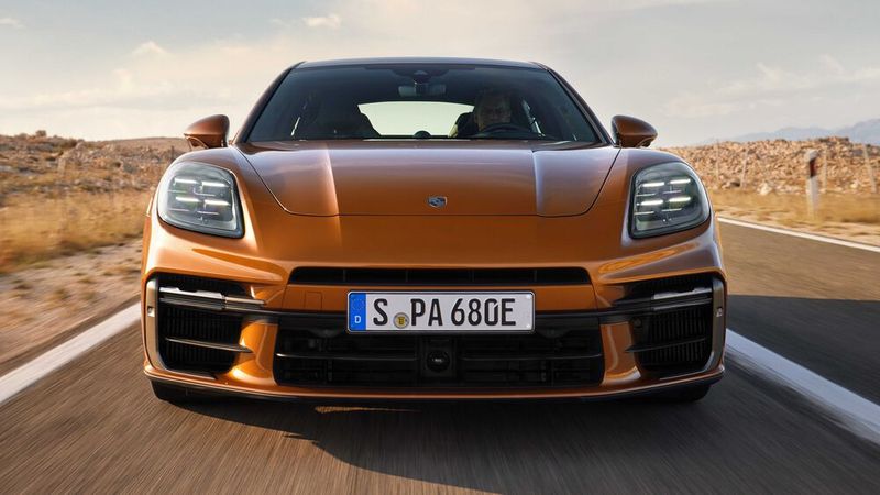 Für den Panamera wird Porsche insgesamt vier Plug-in-Hybride anbieten. (Bild: Porsche)