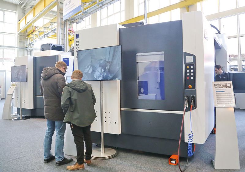 Heller hat auf seinen Werktagen das neue 5-Achs-Bearbeitungszentrum HF 5500 erstmals der Öffentlichkeit vorgestellt. (Anne Richter, SMM)