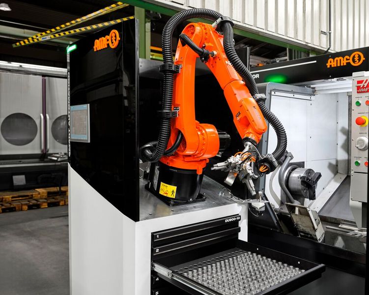 Der EMO-Aussteller Andreas Maier hat was in Sachen smarte Automation entwickelt, das es 2025 zu erleben gibt. Es handelt sich um eine schlanke Beladezelle, die an der Werkzeugmaschine platziert werden kann. Sie unterstützt auch die mannlose Fertigung. (Bild: Andreas Maier (AMF))