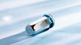 Jede Blindnietmutter oder Blindnietschraube kann mit einer zusätzlichen Dichtung ausgerüstet werden, um eine druck- und temperaturbeständige Verbindung zu gewährleisten. (Archiv: Vogel Business Media)