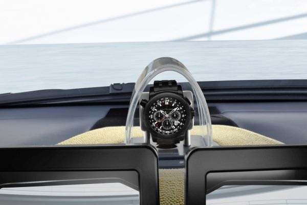 Der hybride Sportwagen Σtos: unterwegs mit persönlichem Autopilot und Drohne. (Rinspeed)