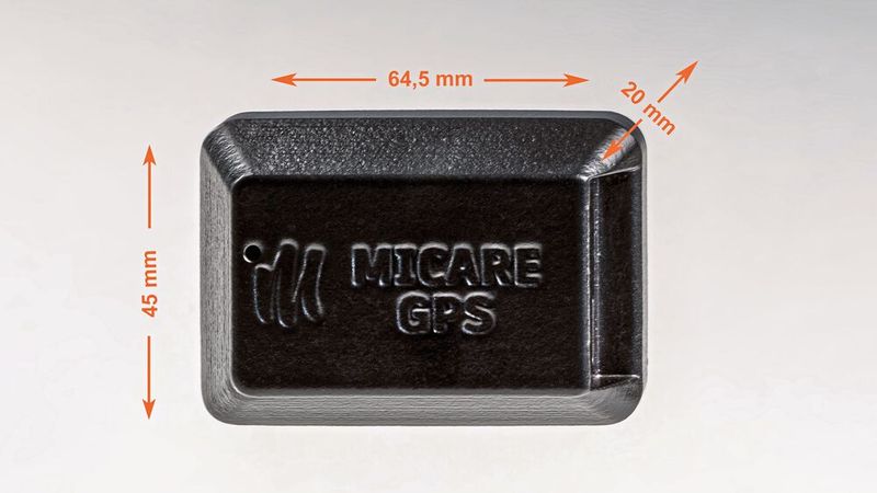Der Micare-GPS-Tracker: Kaum größer als eine Streichholzschachtel und er benötigt nicht mal eine externe Stromversorgung. Er wird einfach per Magnet oder Gelklebepad befestigt. (Bild: Micare PS)