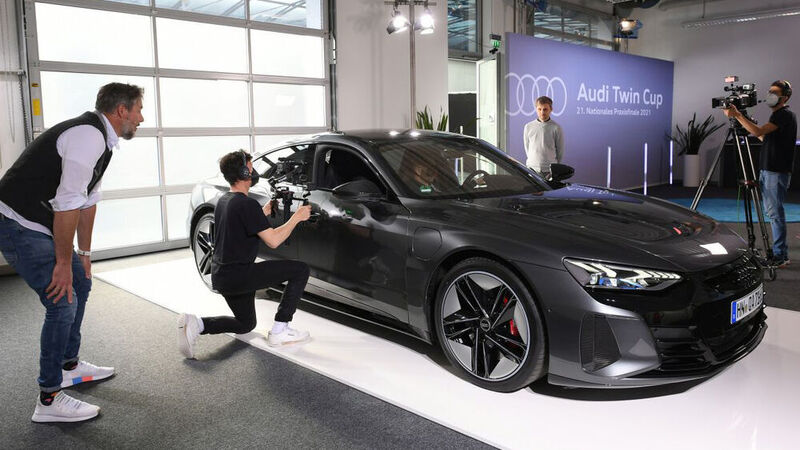 Zu den Aufgaben gehörte unter anderem die Vorstellung eines Audi RS E-tron. (Audi)
