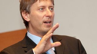 Thomas Burzler, Deutschlands Experte für Preisverhandlungen und verkaufende Präsentation, trainiert Vertriebsmitarbeiter in zwei eintägigen Workshops von ELEKTRONIKPRAXIS (Archiv: Vogel Business Media)