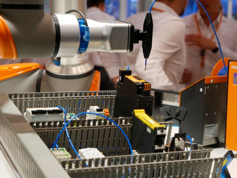 Den Schaltschrank automatisiert verkabeln? Für die Experten von Weidmüller ist das kein Problem.  (Bild: Sandro Kipar/VCG)