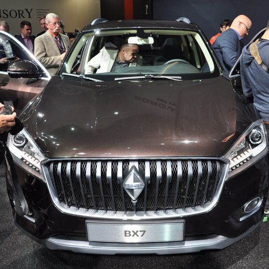 Der Borgward BX7 war bei seiner Premiere in Frankfurt von Journalisten umlagert.(Foto:  Wehner)