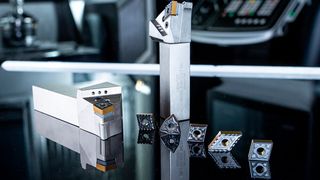 Auf der Intec stellt Ceratizit vom 7. bis 10. März 2023 auch das System Maxilock-N vor. Es handelt sich dabei um Drehhalter, die das Kühlschmiermittel über vier Düsen an den Ort des Zerspanungsgeschehens leiten, was die Werkzeug-Standtandzeit stark erhöht, heißt es. (Bild: Ceratizit)