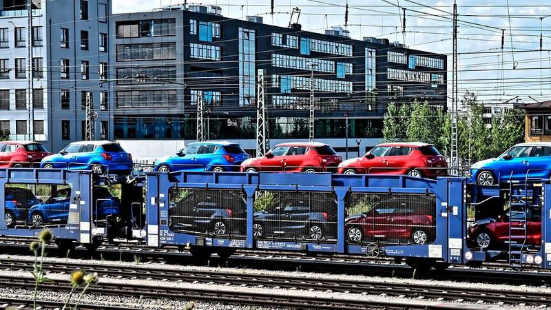 Trotz des voraussichtlichen Anstieges der Pkw-Verkäufe bleibt eine Lücke von etwa einem Fünftel im Vergleich zum Jahr 2019. Für einen Lichtblick sorgt das starke Wachstum im Segment der Elektroautos.(Bild:  gemeinfrei /  Pixabay)