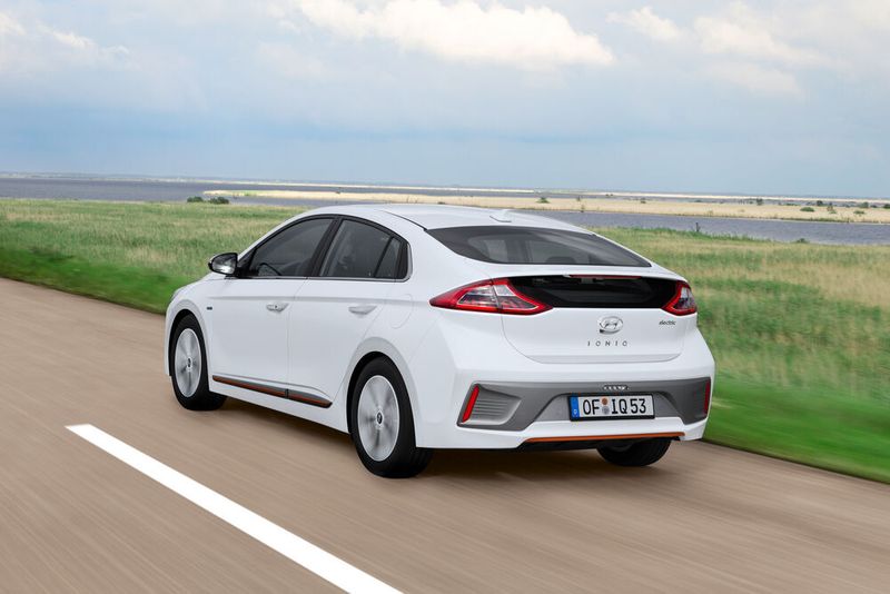 Der Ioniq ist mit drei Antriebsvarianten erhältlich... (Hyundai)