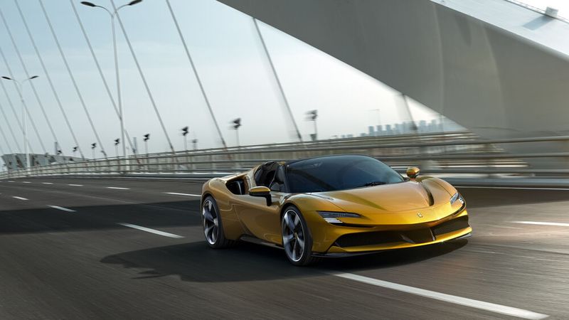 Ferrari hat mit dem SF 90 Spider eine offene Version des Stradale vorgestellt. (Bild: Auto-Medienportal.Net/Ferrari)