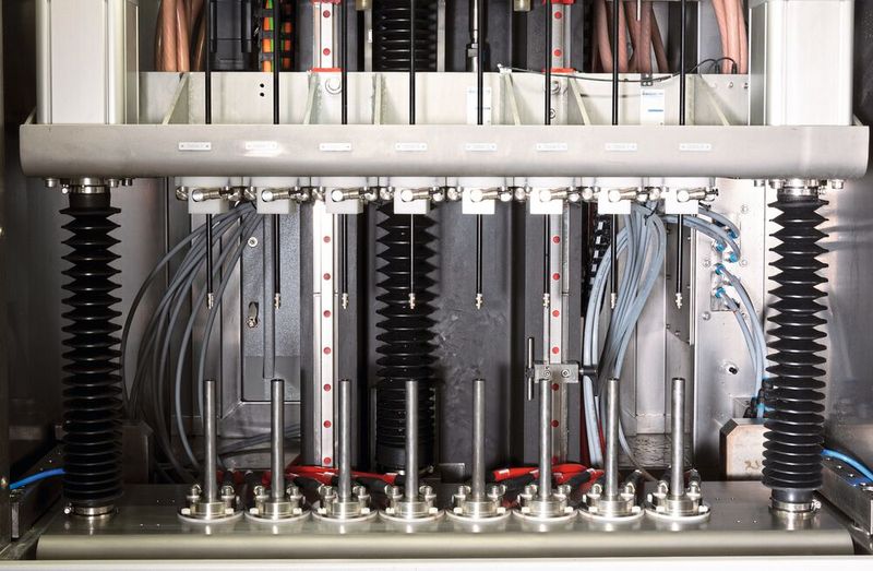 Emag ECM zeigt eine neue Lösung für die Fertigung von komplexen Innengeometrien oder Innenverzahnungen. (Bild: Emag)