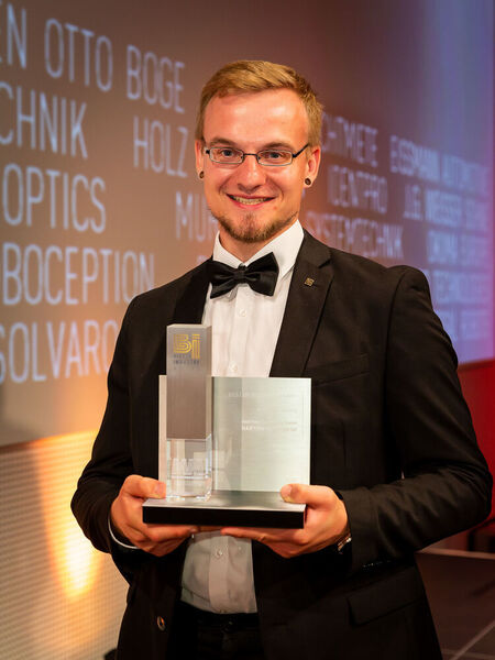 Der Gewinner in der Kategorie Automatisierung: Harting Electronics GmbH (Espelkamp) mit dem Harting ix Industrial. (Bausewein / Vogel Communications Group)
