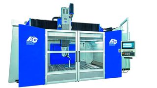 HG Grimme Systech hat mit dieser kompakten Modellbaufräse namens G-S-F/MK nach eigenen Worten einen Überraschungshit gelandet. Gemäß vieler Kundenwünsche, habe man sie nun auch noch optimiert. Unter anderem wurde der Bearbeitungsraum erweitert. (HG Grimme Systech)