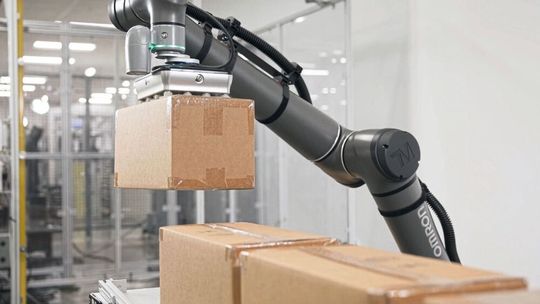 Grosse Helfer: Neue Varianten der Baureihe Cobots «TM S» von Omron verfügen über deutlich höhere Tragfähigkeit und grössere Reichweiten.(Bild:  Omron)