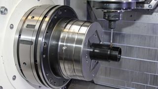 Mit dem Schnellwechselsytem ist das passende Spanmittel in wenigen Minuten auf der Maschine. (Bild: Kroh)