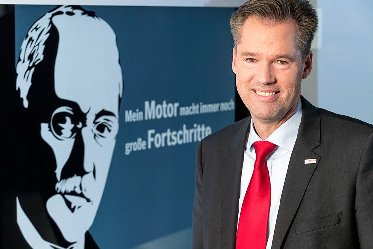 Dr. Markus Heyn: „Gerade für Vielfahrer und Pendler vereint der Diesel Fahrspaß und Sparsamkeit. Deshalb entdecken auch außerhalb Europas Autofahrer den Diesel für sich.“ (Foto: Bosch)
