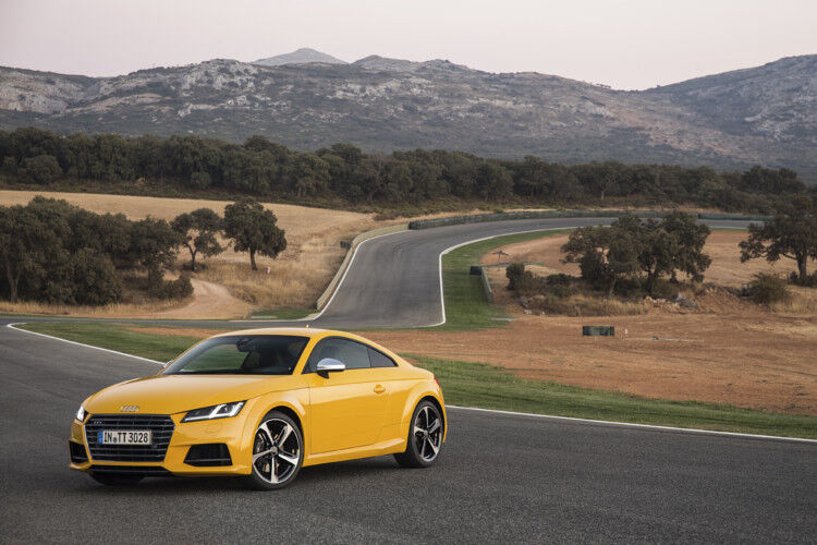 Der TT vereint die Tradition im Design mit vielen Neuerungen, die vor allem den sportlichen Anspruch des Modells unterstreichen sollen. (Foto: Audi)