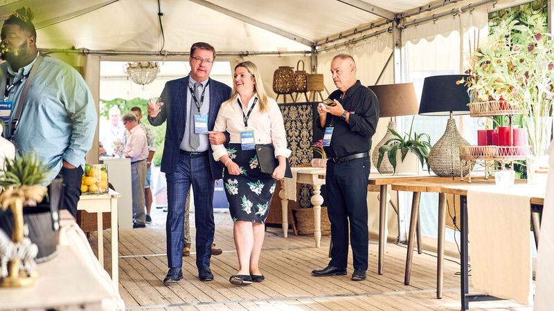 Andreas Hansen (Boston) mit Maz Lopez (AMD) (Bild: Boston / Vogel IT-Medien GmbH)