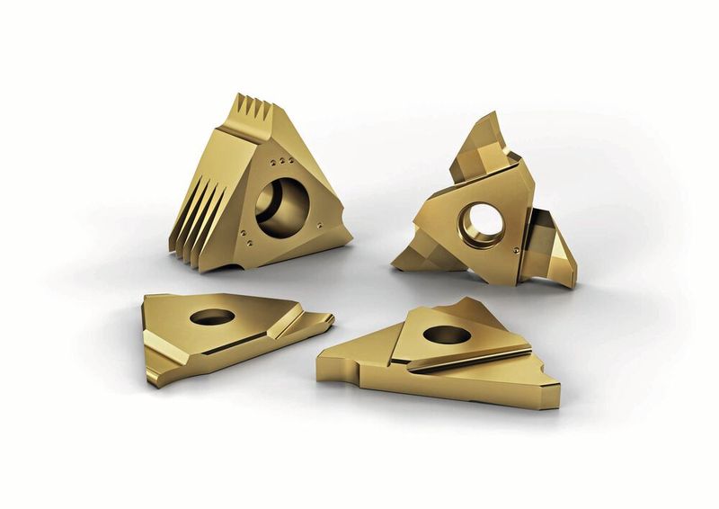 Eine versenkte Klemmschraube ermöglicht die stabile und präzise Klemmung an der geschliffenen Anlagefläche. ATS ermöglicht eine große Stechtiefe von 6,5 Millimeter im Verhältnis zum geringen Baumaß. Die Einstechbreite beginnt bei sehr schmalen 0,8 Millimeter und reicht bis 6 Millimeter. (Bild: Arno)