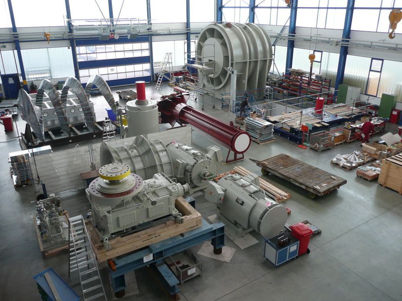 Blick in die Montagehalle - Verfahrenstechnik und Antriebe.  (Bild: Kinkele)