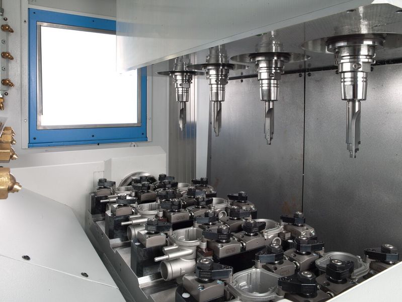 Die TZ15 W Magnum bietet als kompaktes Fertigungszentrum auf kleiner Fläche dank ihrer vier Spindeln und ihrer großen Dynamik eine hohe Produktivität. (Bild: Chiron)