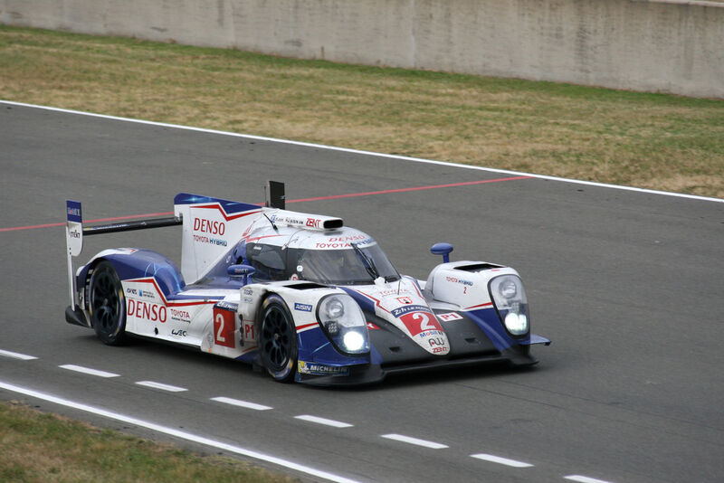 Toyota beendete das Rennen mit den Plätzen sechs und acht mit acht und neun Runden Rückstand. (Foto: Ampnet)