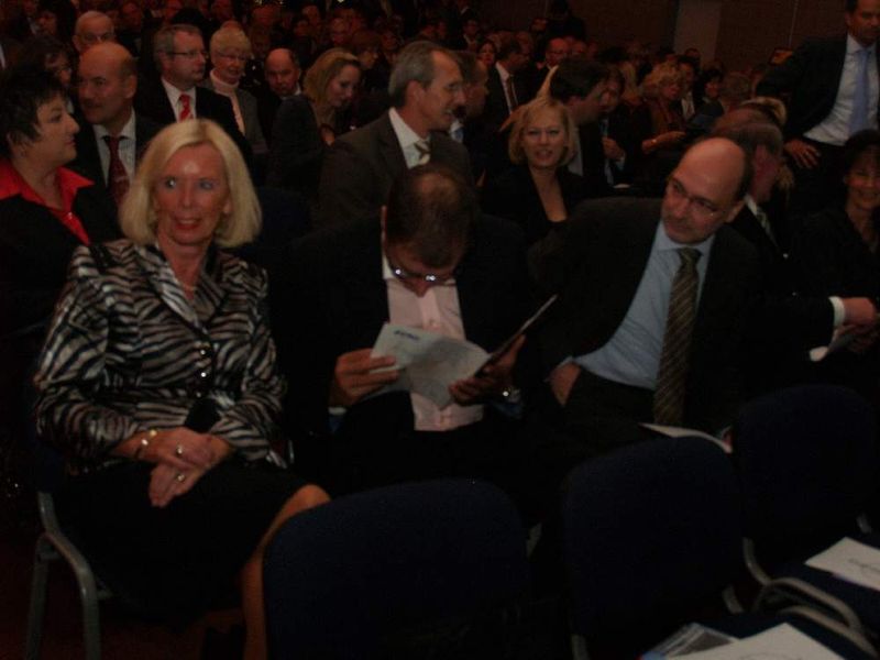 Ganz vorne mit dabei waren Marion Johl von der Santander Consumer Bank AG und Dr. Hermann Frohnhaus von der Bank Deutsches Kraftfahrzeuggewerbe. (Archiv: Vogel Business Media)