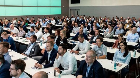 Präsentiert sich über die Jahre immer gut gefüllt: das Auditorium beim Zukunftskongress Logistik des Fraunhofer-Instituts für Materialfluss und Logistik in Dortmund.(Bild:  Fraunhofer-IML)