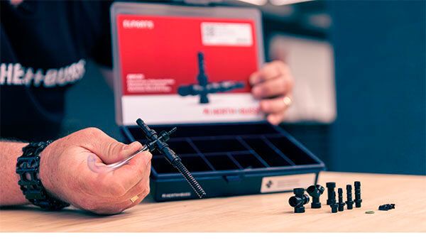 Durch seine 200 enthaltenen Einzelteile vielseitig einsetzbar: das neue Schlauchverbinder-Set von Herth+Buss.(Bild:  Herth+Buss)