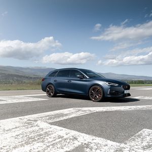 Die Kombivariante mit Dieselmotor kostet knapp unter 42.000 Euro.(Bild:  Arnaud Taquet/Seat)