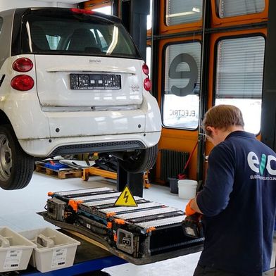 Reparieren mit originalen Zellen ja, Aufwerten mit fremden Zellen nein: Das ist die Position der EV Clinic in Berlin zum Thema. (Bild: Rosenow – VCG)