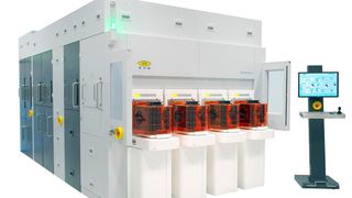 Kernkomponente: Dem Wafer- und Die-Handling kommt bei der heterogenen 3D-Chip(let)integration eine besonders Bedeutung zu. Diese Aufgabe übernimmt zum Beispiel die Anlage EVG Gemini FB.  (EV Group)