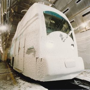 Zunächst wurden hier die Daten einer ULF Straßenbahn, erhoben, wie sie heute bereits in Wien verkehrt. Dann erhielt sie eine neue Generation von Heizungs- und Klimageräten sowie Lüftung (HKL-Geräte) und wurde noch einmal den gleichen Messungen unterworfen.