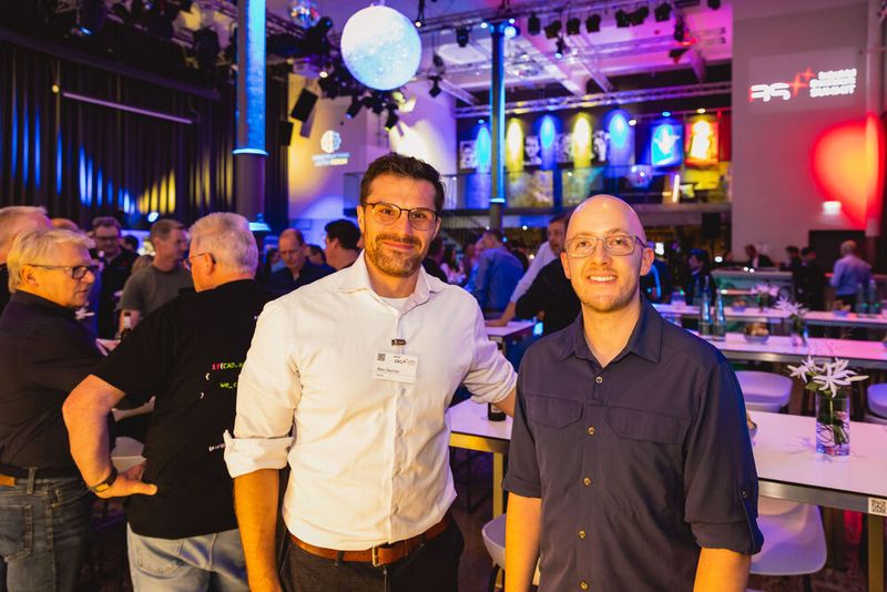 Bereits auf der Abendveranstaltung am Vorabend gab es intensiven Austausch unter den Referenten, Partnern und Teilnehmern.  (Bild: Stefan Bausewein/VCG)