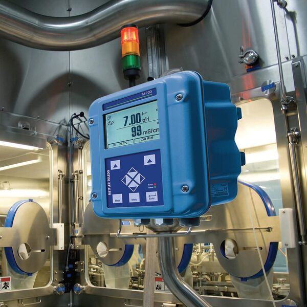 Modern gas sensor technology supports direct in-line O2 measurement, where no sampling or conditioning is required, thus it is faster and convenient. (Picture: Pharmaceutical industry by Nikolaj Kondratenko/Mettler Toledo Process Analytics)