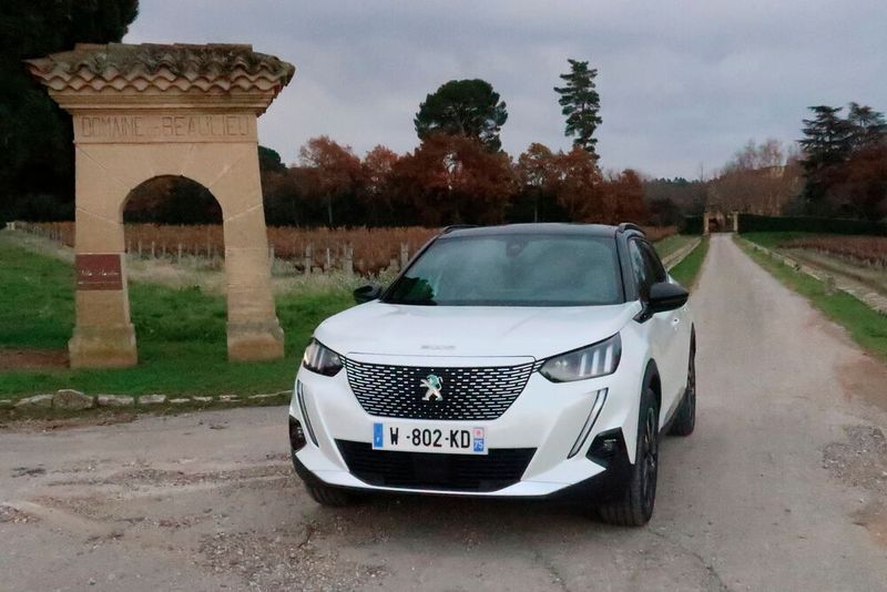 Für den E-2008 müssen Käufer in der Basisausstattung mindestens 35.250 Euro zahlen, die GT-Variante kostet 41.950 Euro. (Simon/»kfz-betrieb«)