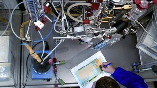 Seit 2004 beteiligt sich die BASF an dem von der EU geförderten Forschungsvorhaben Castor, das die Verbrennung und Speicherung von Kohlendioxid aus Verbrennungsgasen untersucht. BASF-Forscher arbeiten daher an vorderster Front mit.  (Bild: BASF)