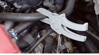 Das Schlauchzangen-Set von Herth+Buss besteht aus zwei verschieden großen Zangen aus glasfaserverstärktem Kunststoff. (Bild: Herth+Buss)