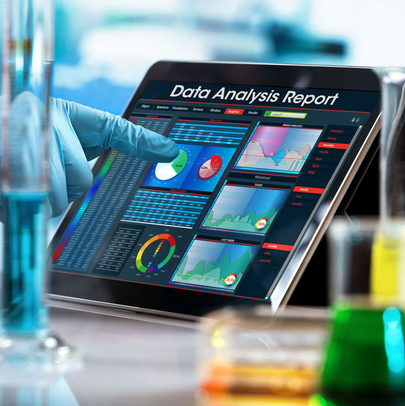 Datenanalyse macht in der Pharmaproduktion Prozesse transparent.