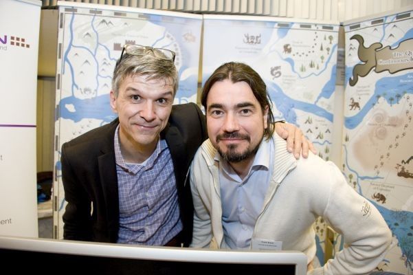 Im magischen Land der kontinuierlichen Verbesserung: Philipp Zollinger und Frank Braun vom Beratungshaus Evocean geleiten die fahrenden Embedded-Ritter sicher durch alle Unwegsamkeiten des Softwareprozesses. (Bild: Elisabeth Wiesner)