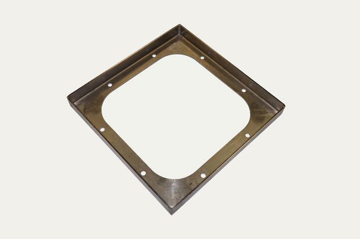 Rahmen aus Blech: Der Rahmen aus Blech ist etwa 52 % günstiger, denn er besteht aus wenigen Einzelteilen und braucht weniger Schweißnähte. Zudem ist der Positionieraufwand deutlich geringer. (Bild: Trumpf)