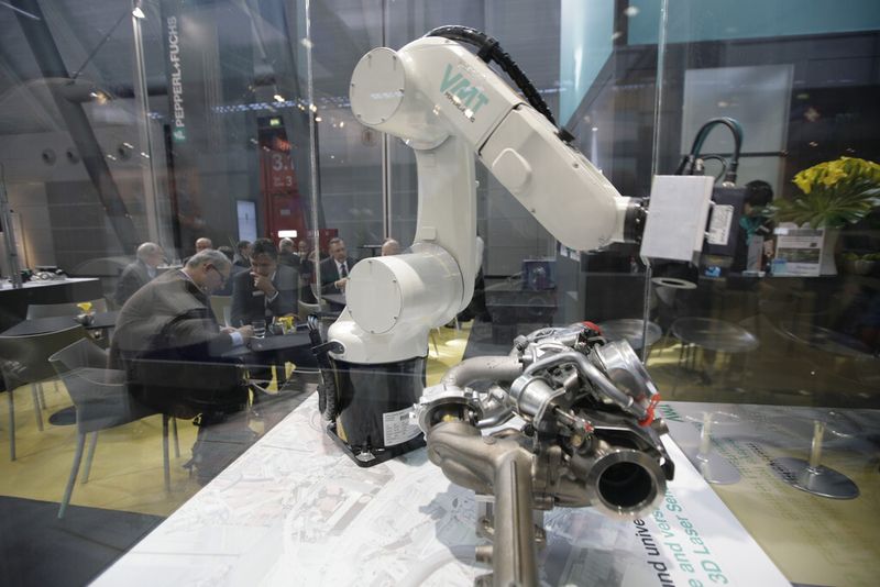 Roboter zeigen auf der Motek, was sie können. (Bild: Motek)