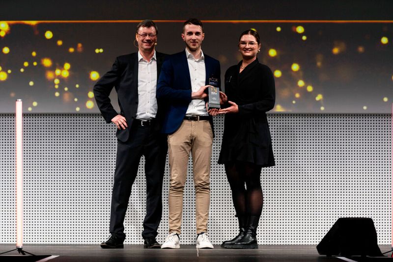 Ohne Pumpen, Kompressoren und Armaturen geht es nicht – Aber am Ende mit nach Hause nehmen kann den Award nur ein Unternehmen: Eagle Burgmann holt sich mit dem EB Smart Seal Sensor die begehrte Trophäe. (Bild: VCG / Human)