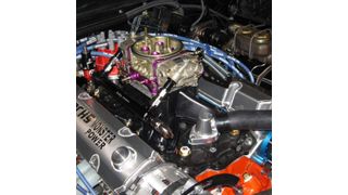 Die aus Polyamidguss gefertigte V8-Sauganlage ist im Motor eingebaut. (Bild: Rpm)