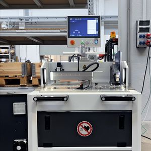 Das mobile Schweißgerät von Leicht Stanzautomation arbeitet nach dem Prinzip des Widerstandsschweißens. (Bild: Leicht)