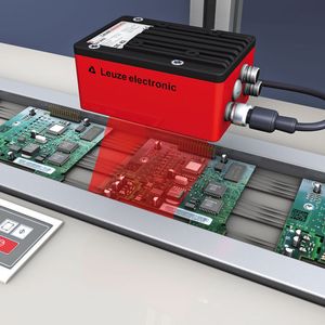 In der Elektronikfertigung prüft die Kamera beispielsweise die Platinen auf Vollständigkeit und ermöglicht die Rückverfolgung.  Bild: Leuze